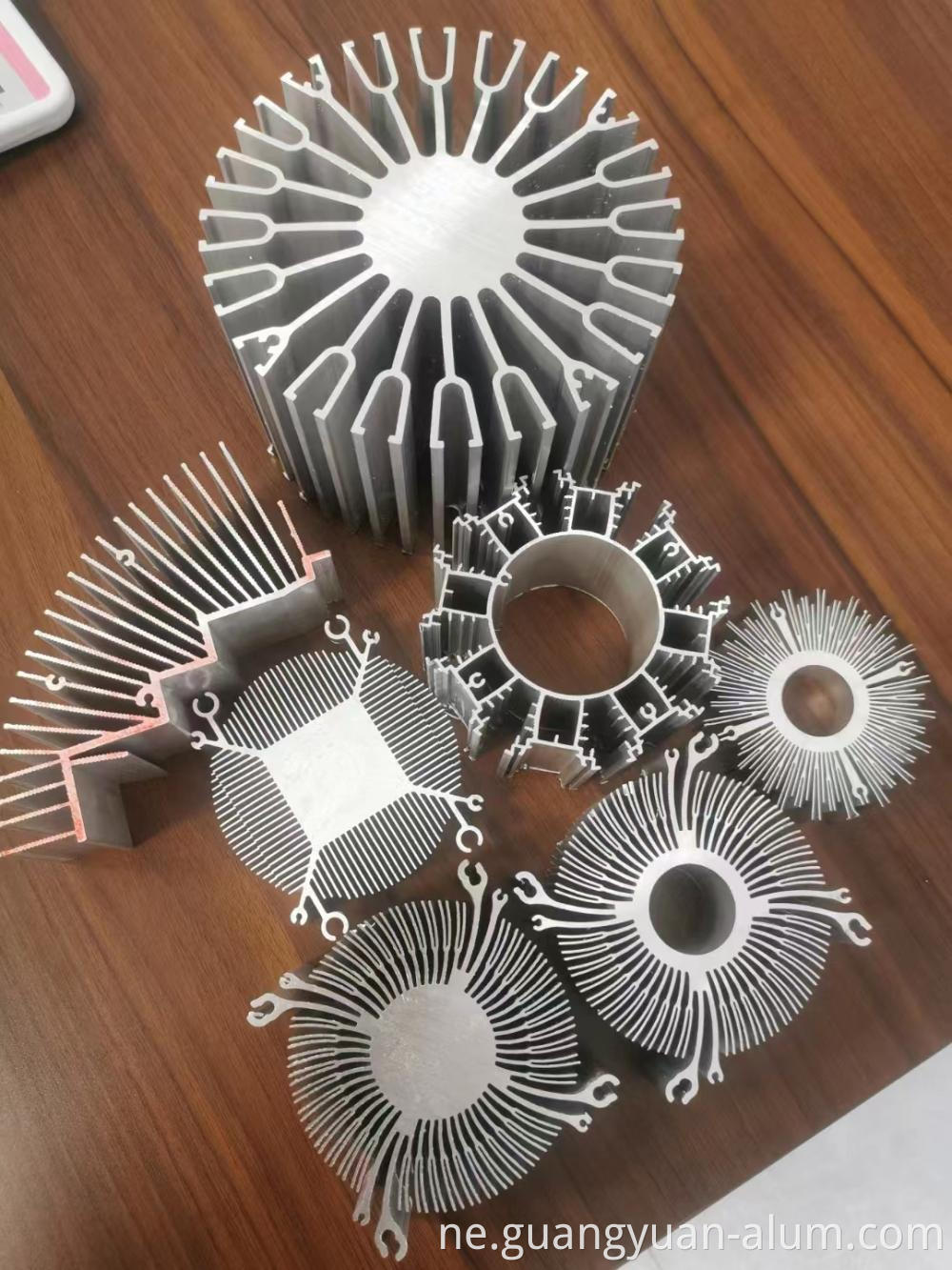 हीटिंक एल्युमिनियम प्रोफाइल प्रोफाइल Heatsink Aluminum Profile